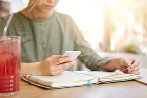 young woman using a simultaneous translation app