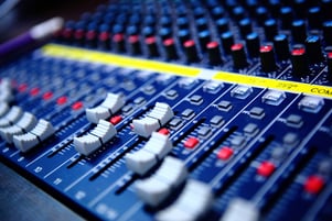 ProAV localization for a sound table