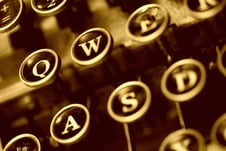 máquina de escribir palabras antiguas en tono sepia